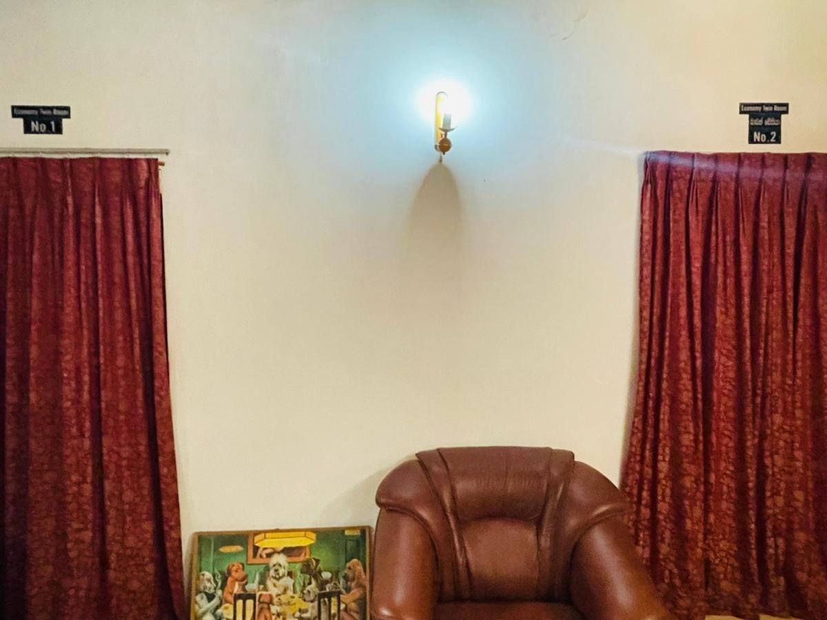 Mangala Lodge Kurunegala Buitenkant foto